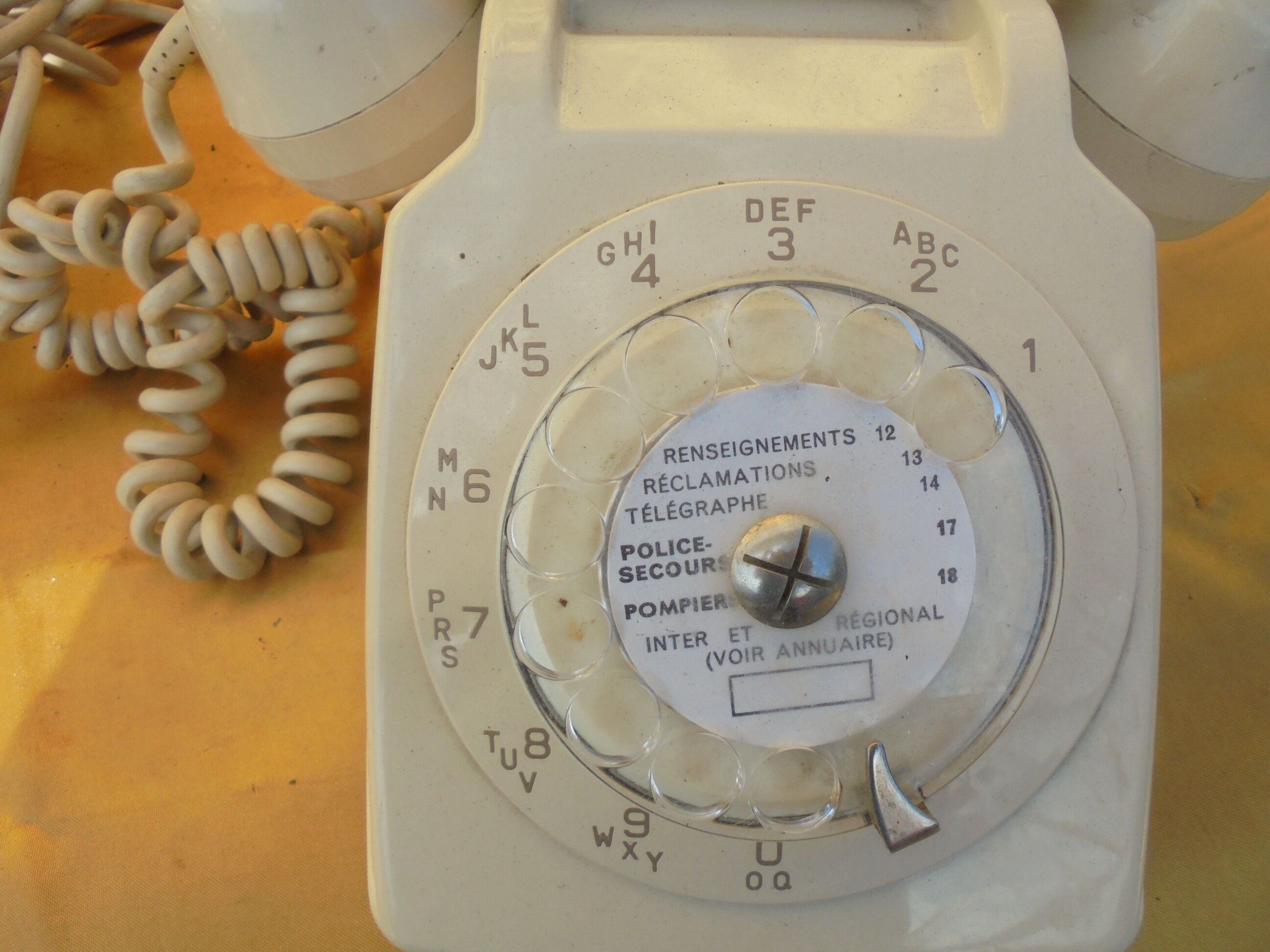 Telephone socotel s63 vintage ivory