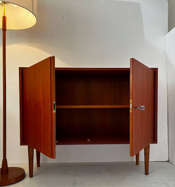 Buffet enfilade étroite scandiinave en teck