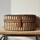 Vintage picnic basket - complete for 4 people