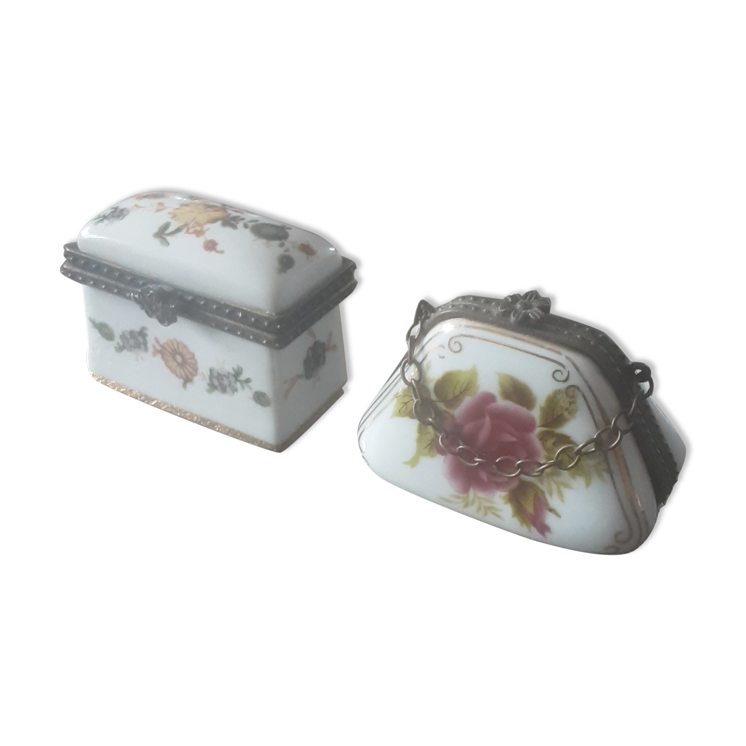 Lot 2 porcelain boxes Art