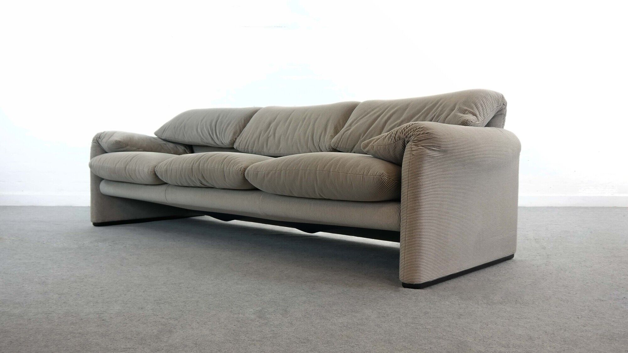 Cassina Maralunga 3-Seater Sofa by Vico Magistretti in grey striped fabrics