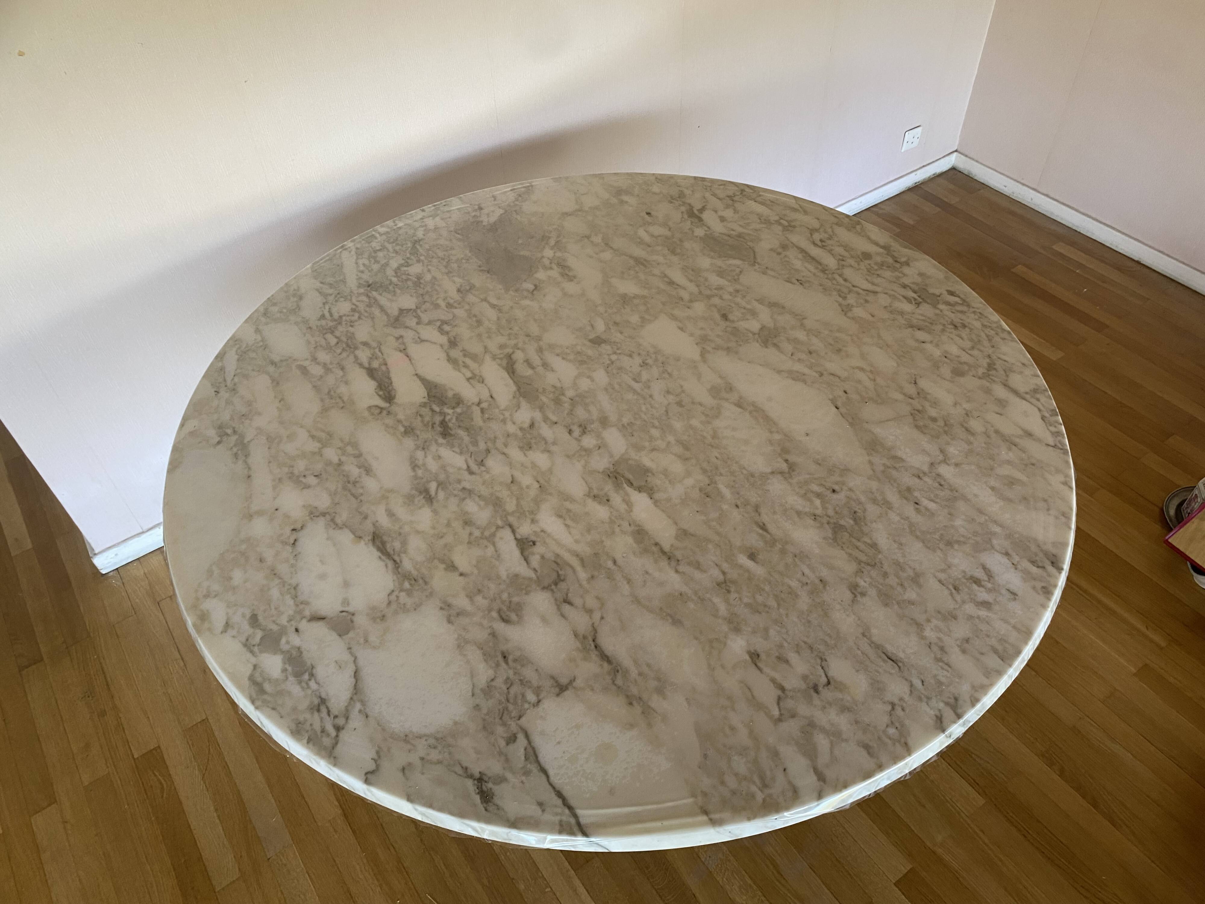 Table in perfect condition Osvaldo Borsoni