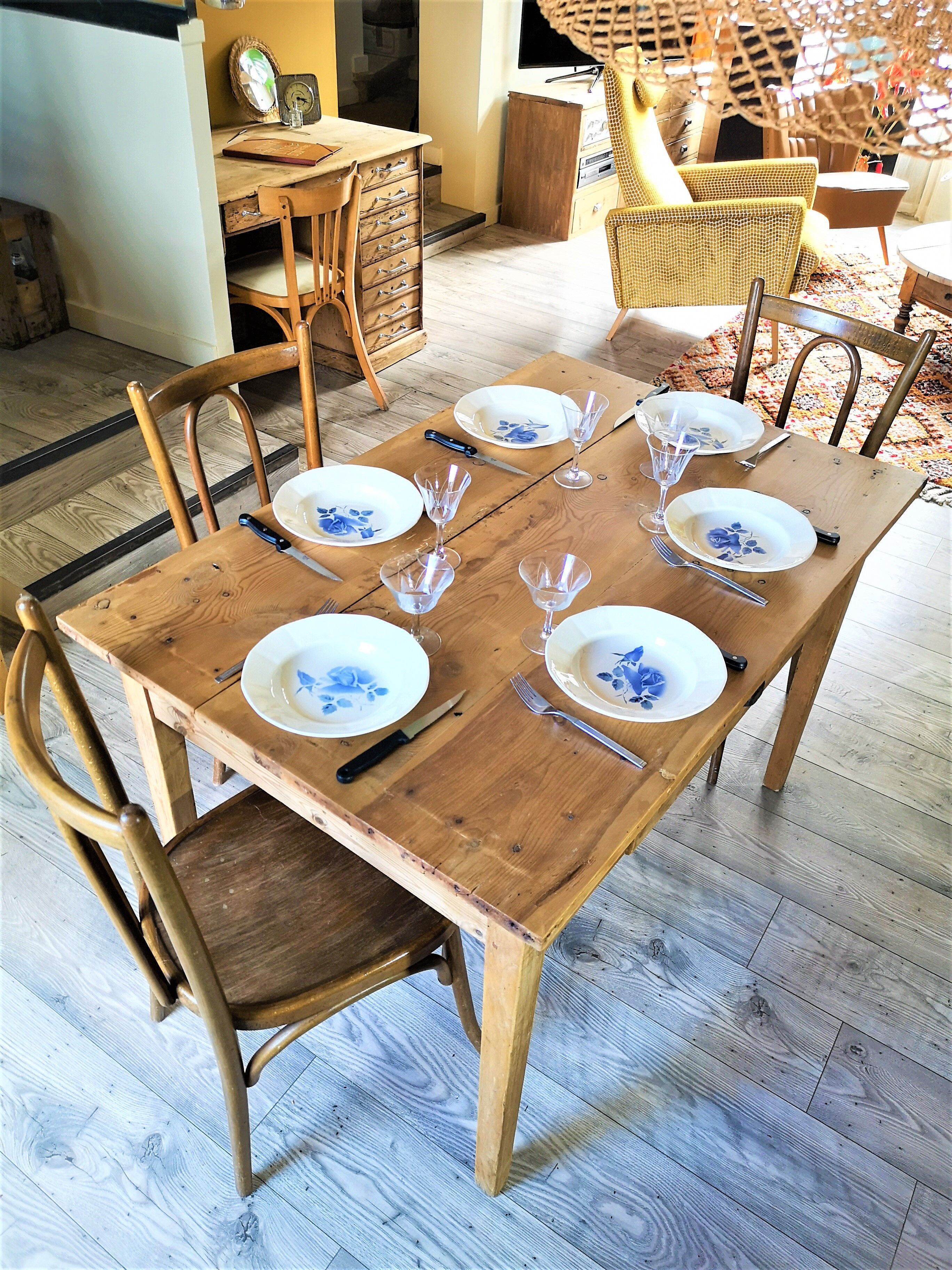 Farm table set 4/6 people and three bistro chairs