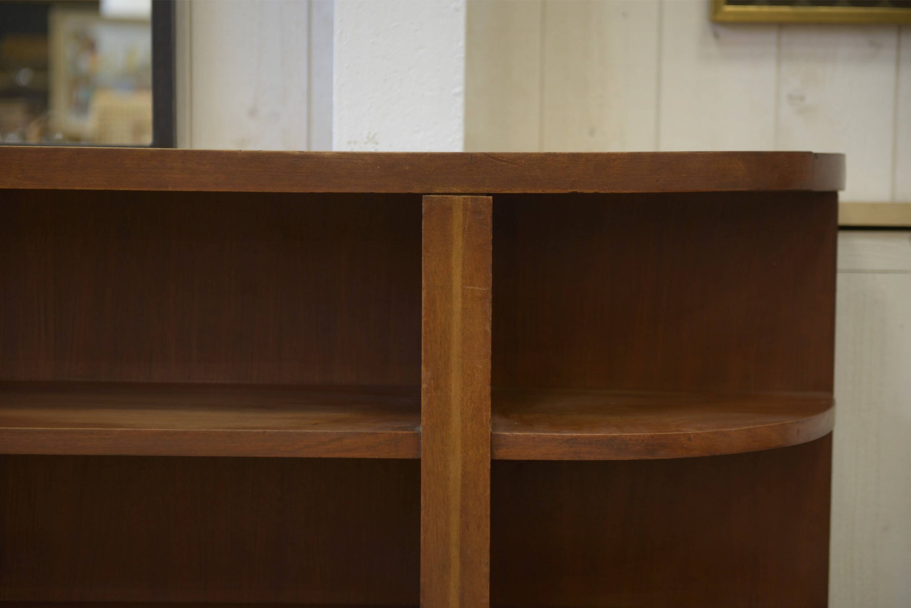 Mahogany bookshelf from English work around 1900 – documented historical provenance from the Montgolfier family.
