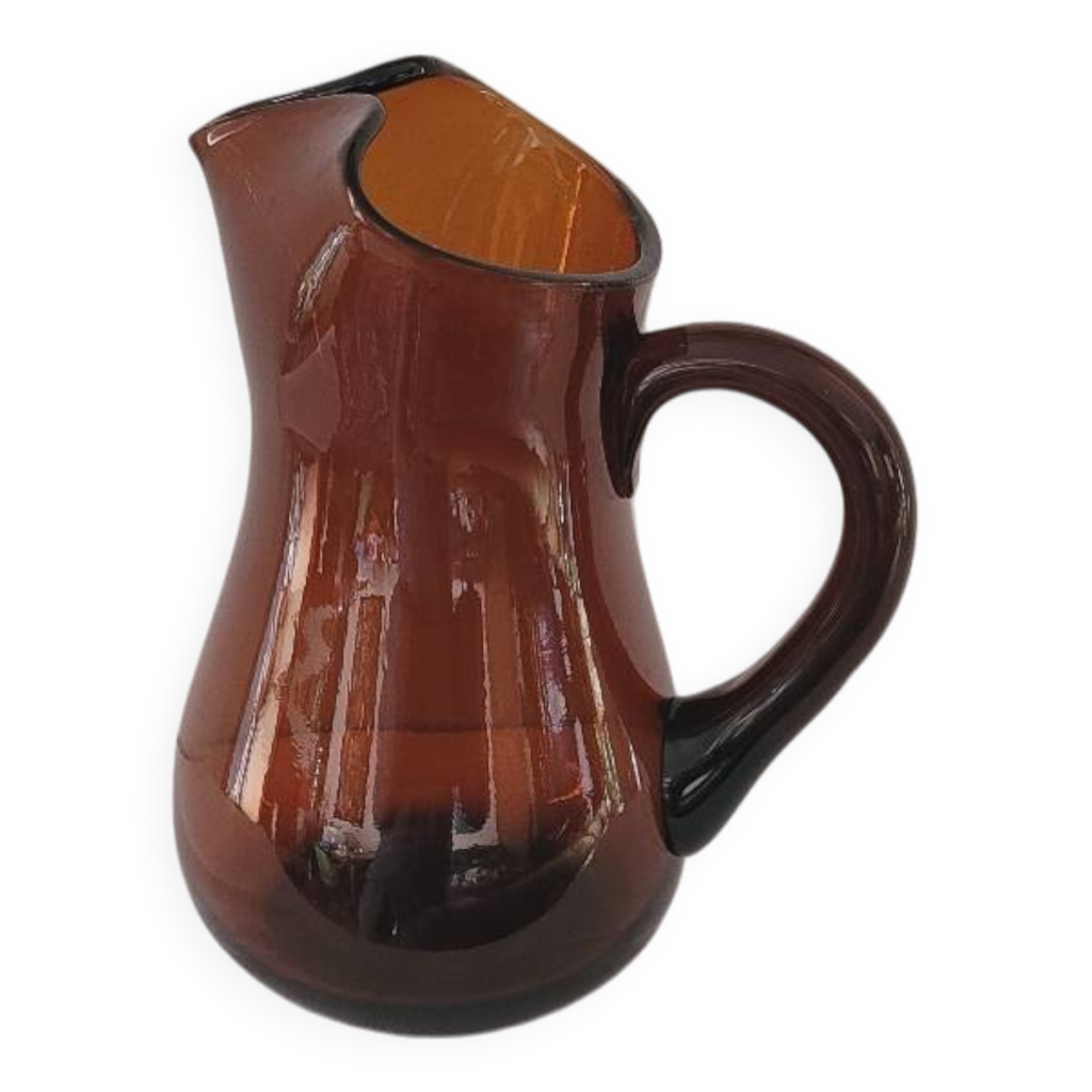 Pichet à jus en verre ambré plus cinq verres ambrés année 70.