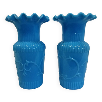 Paire de vases en opaline bleu