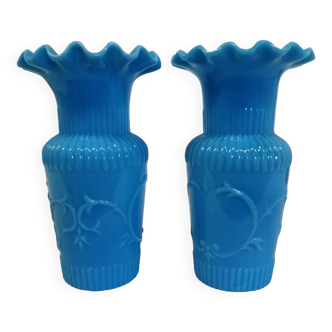 Paire de vases en opaline bleu