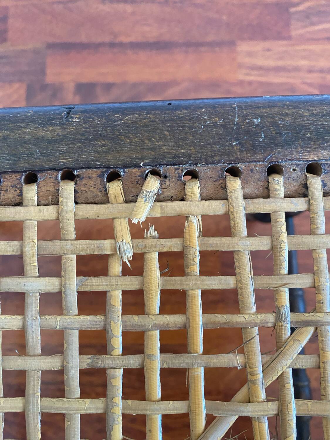 Chaise d’angle bois et rotin