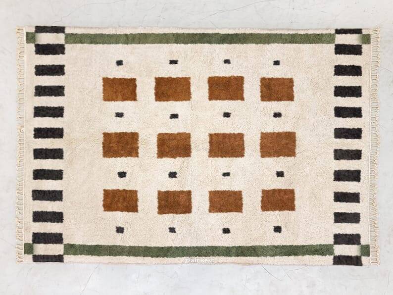 Handmade pure wool rug, size 150 x 250 cm.