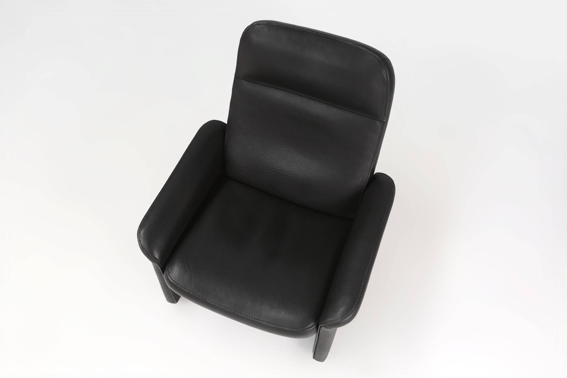 Exceptional De Sede DS50 lounge chair in black leather, Switzerland ca. 1980