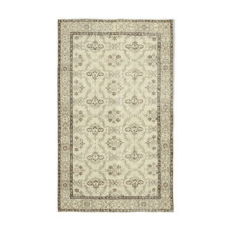 Handmade oriental beige carpet 163 cm x 278 cm