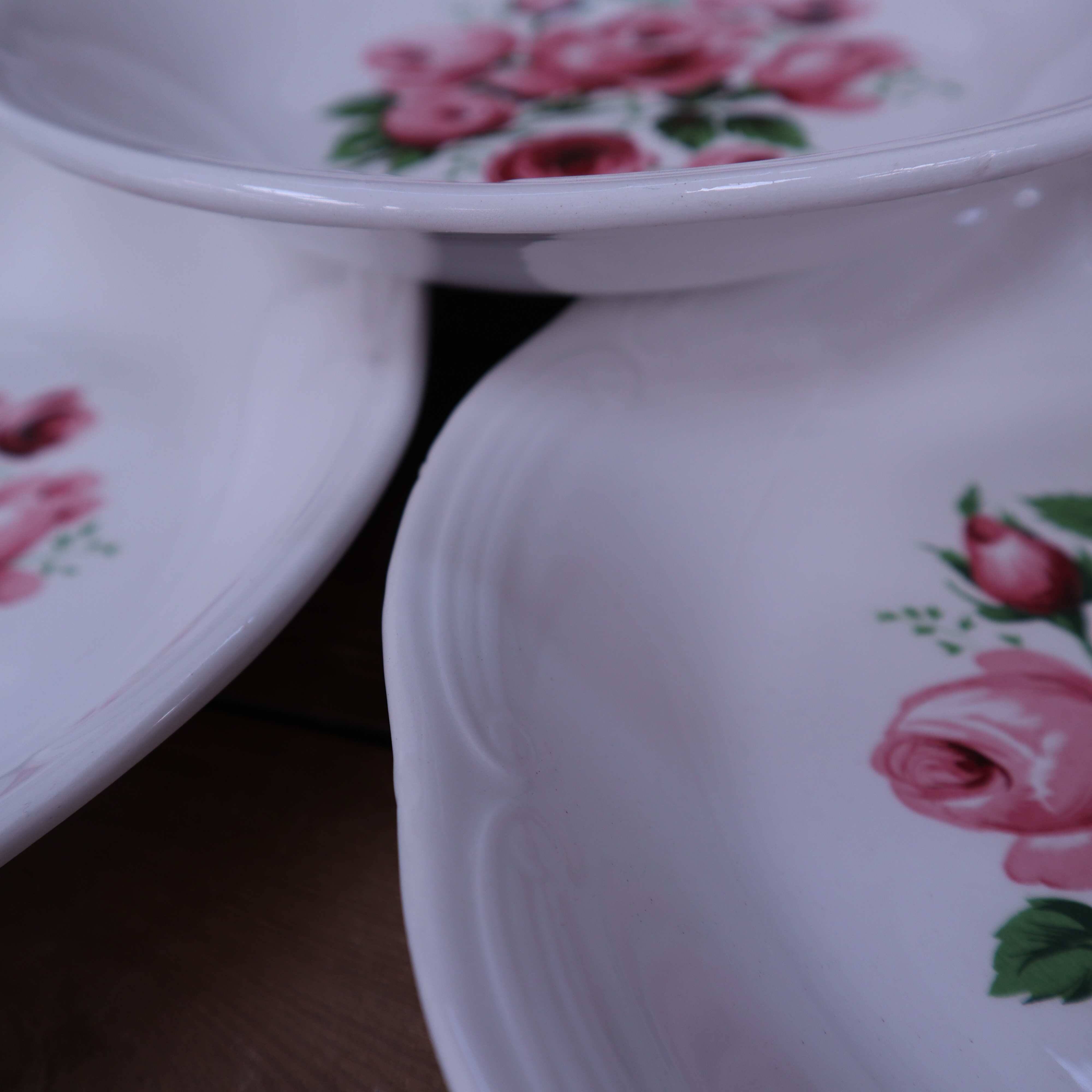 11 Moulin des Loups rose bouquet soup plates
