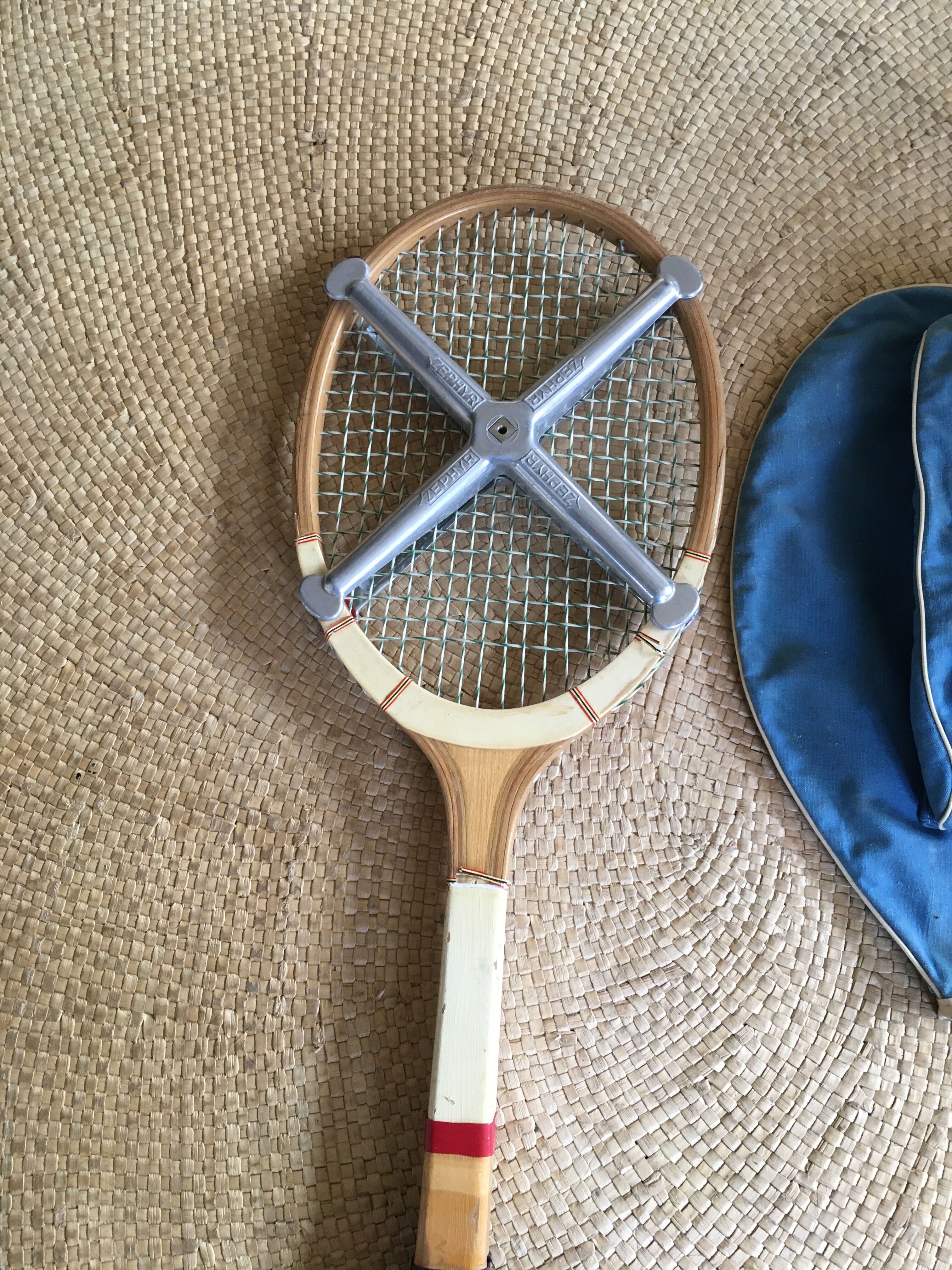 Tennis racket
