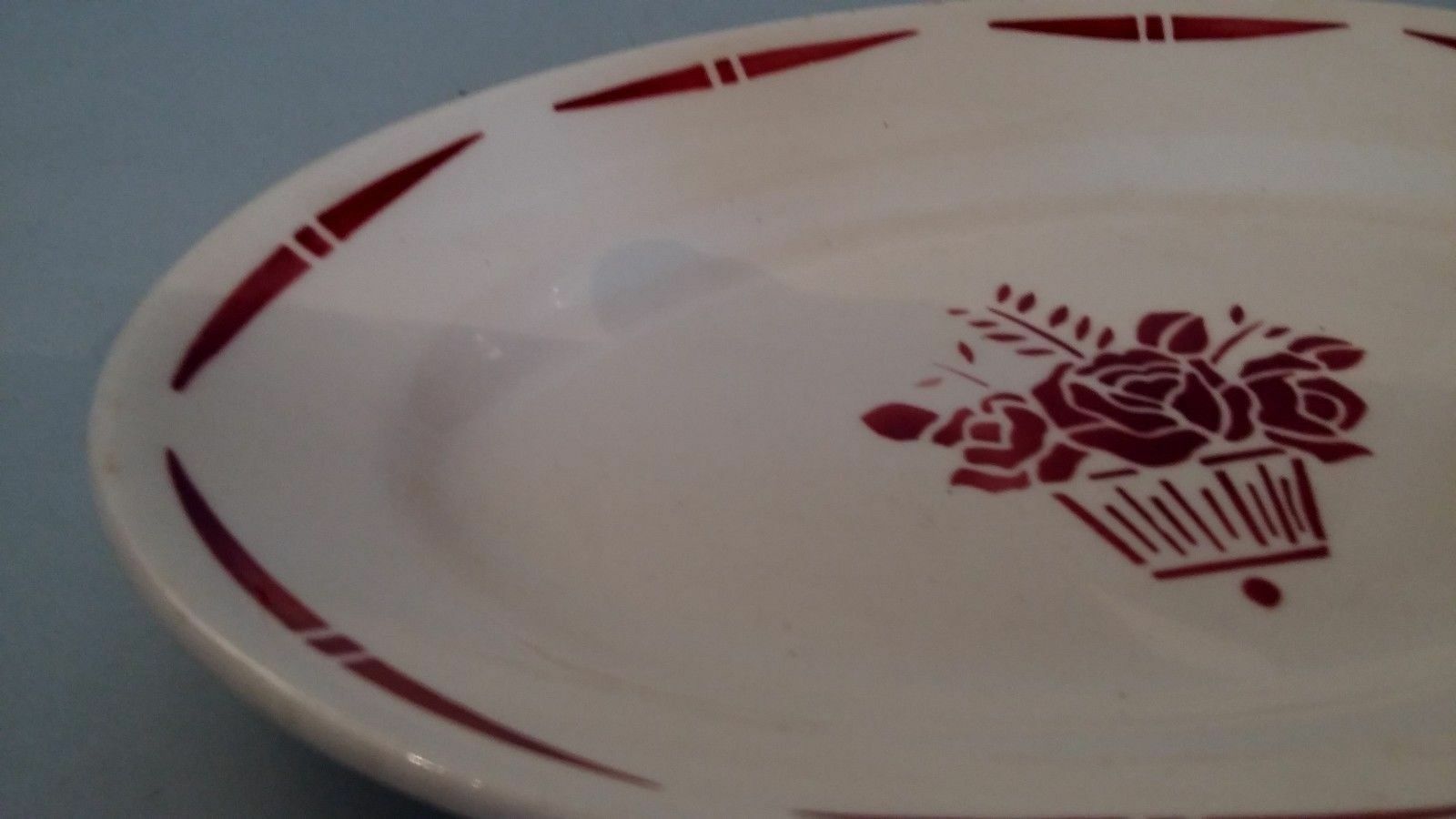 Red roses demi-porcelaine Badonviller plate