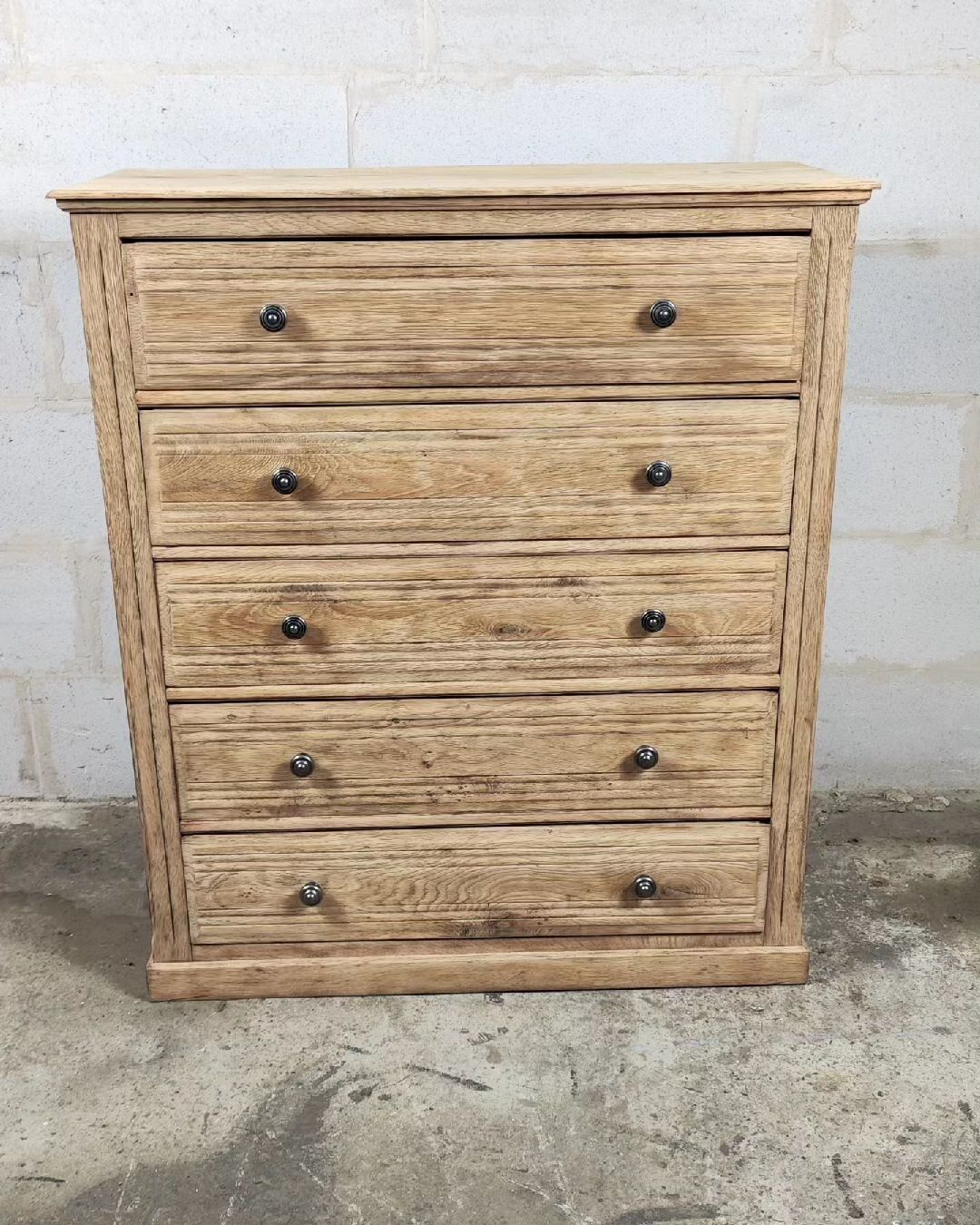 Oak chest of drawers five drawers