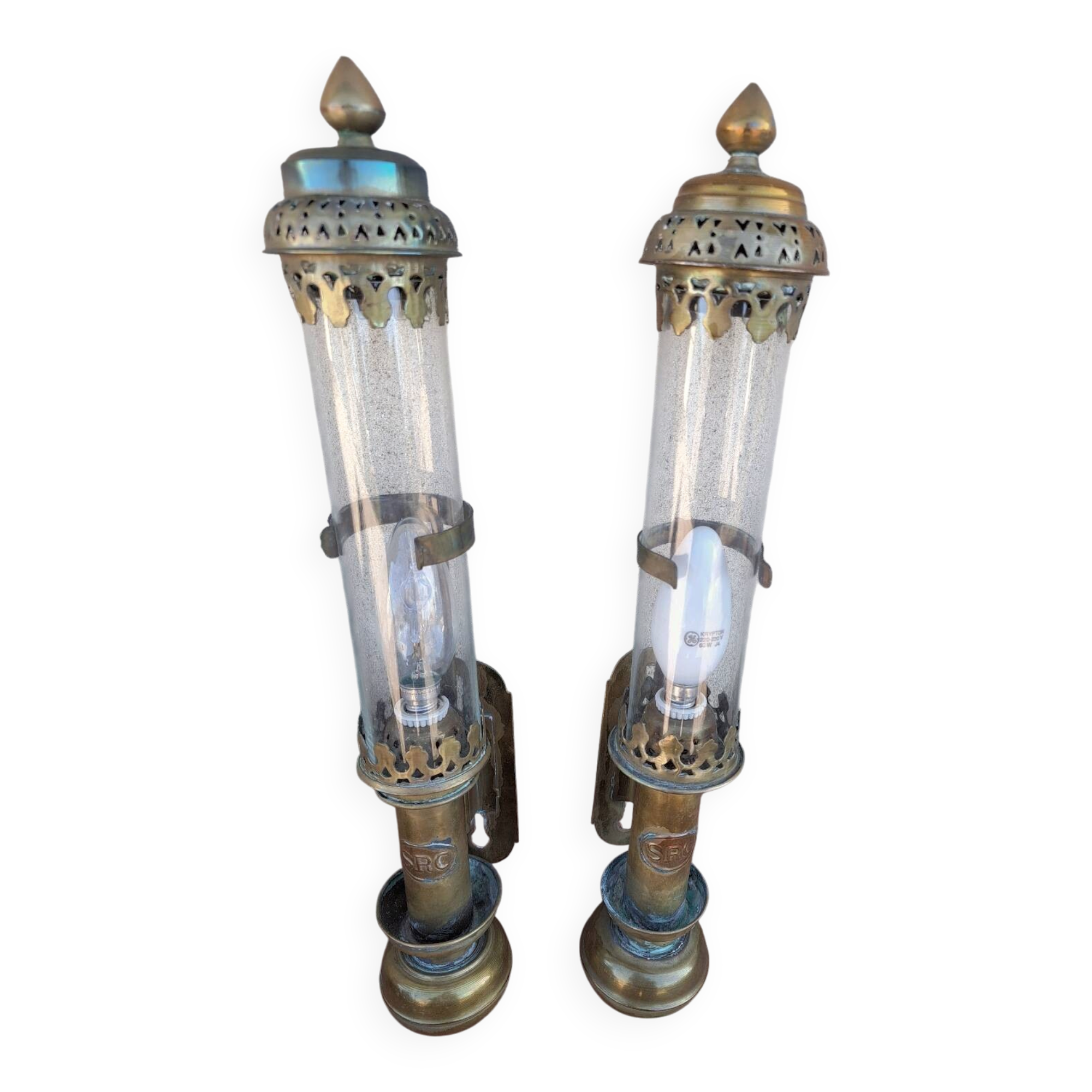 2 brass wall lights