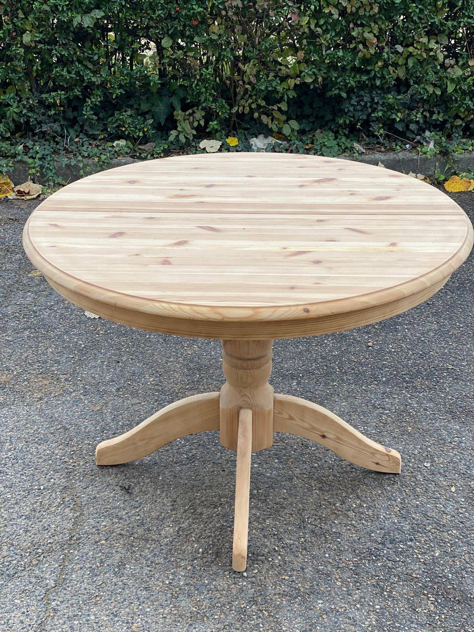 Table à manger ronde extensible pied central rénovée en bois massif brut 105cm