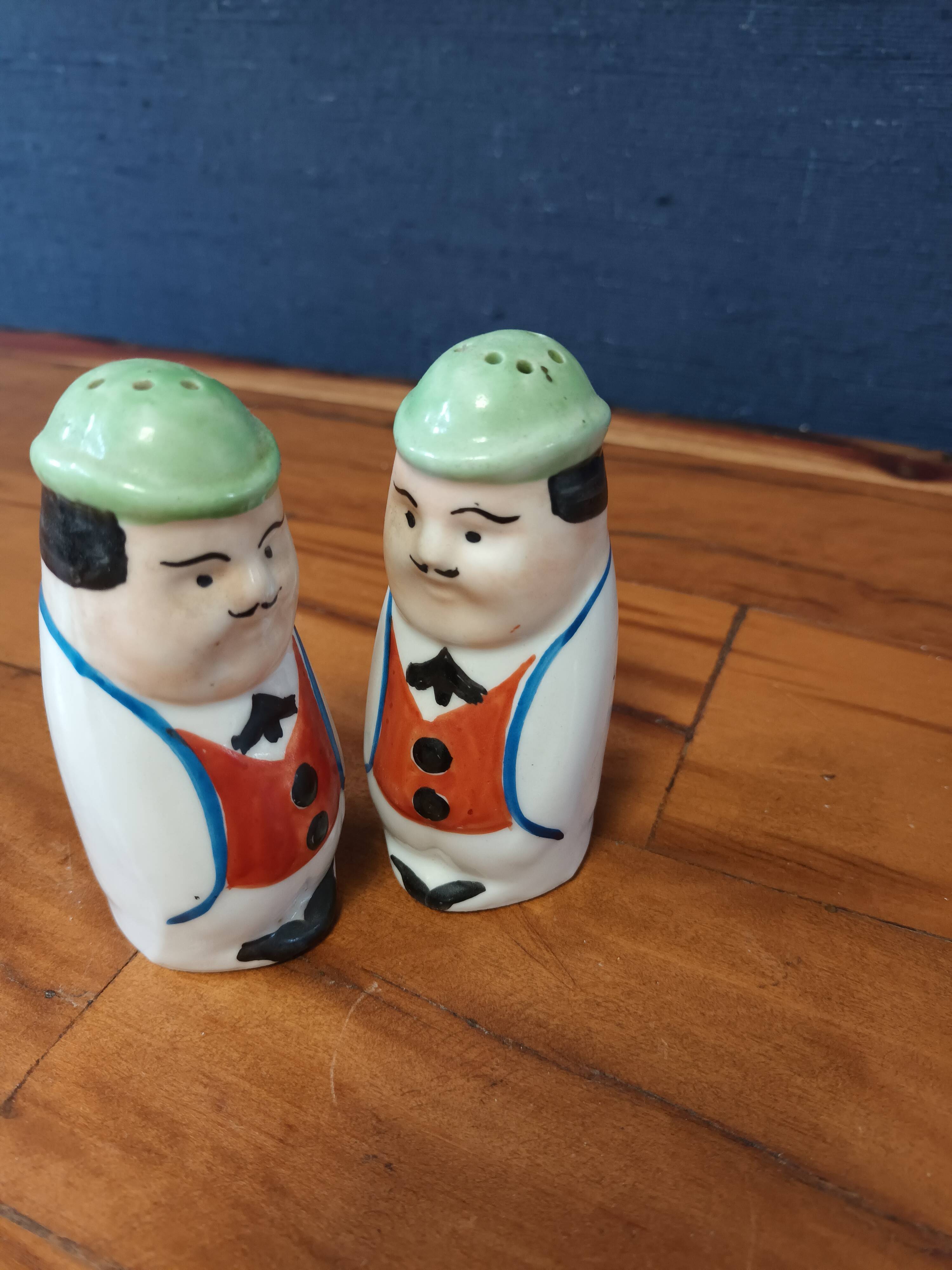 Pepper salt shaker