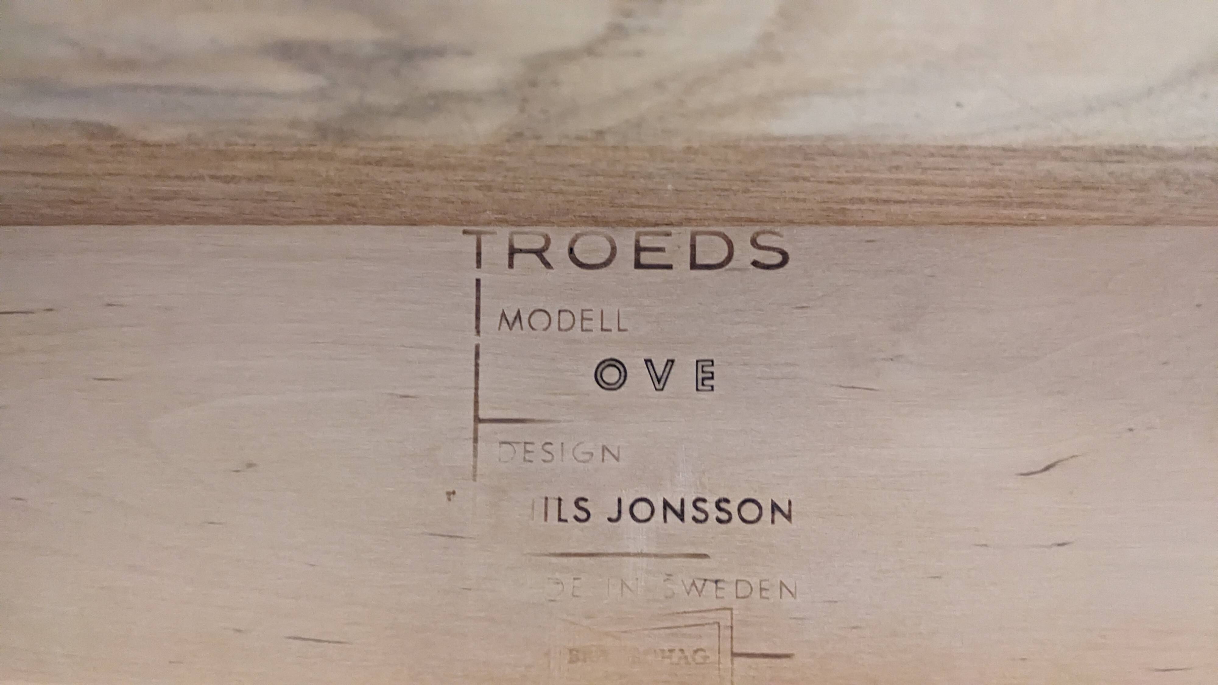 Oval extendable teak table by Nils Jonsson for Troeds 50s/60s