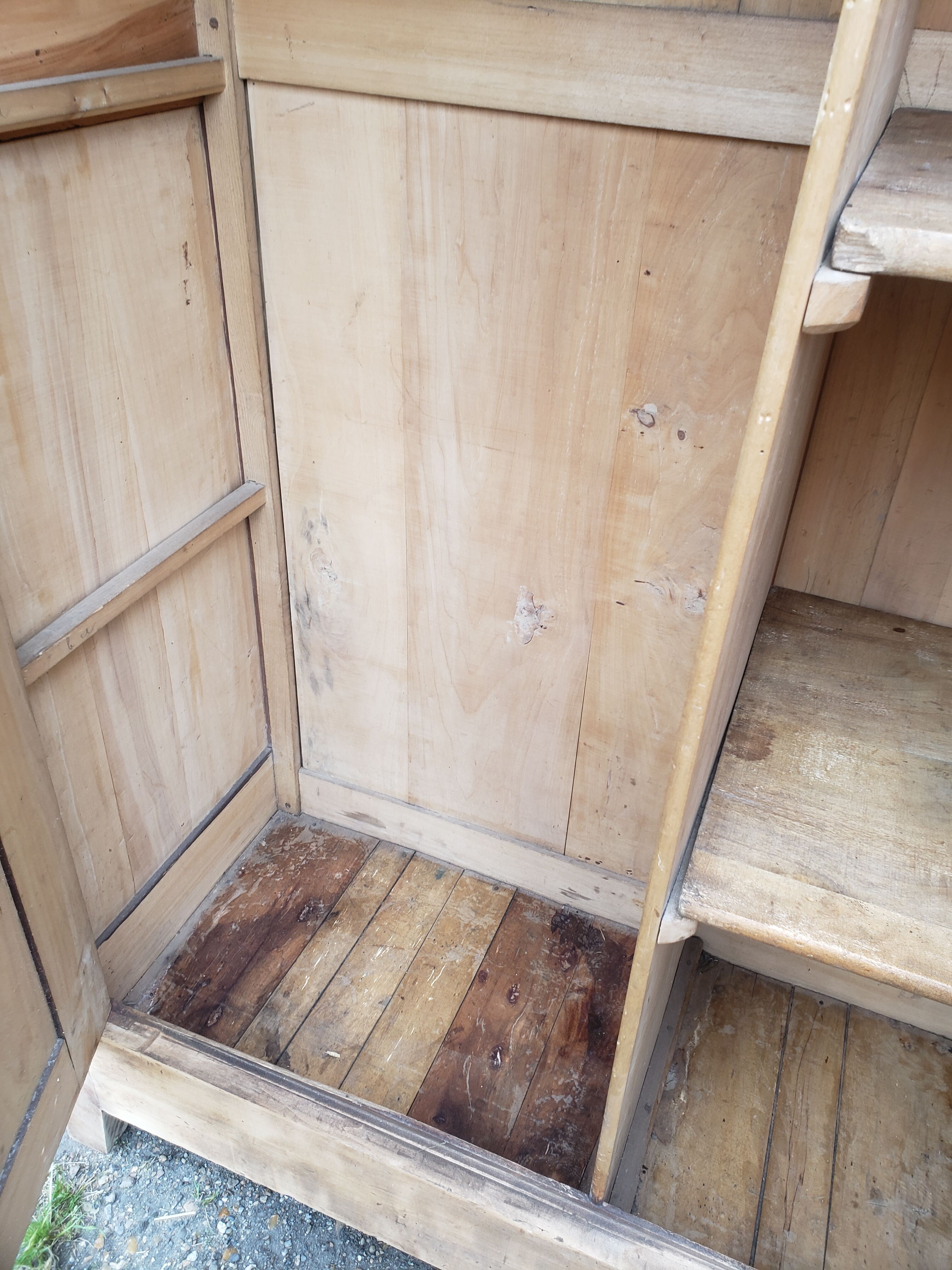 Parisian wardrobe wood in the rough "skirts"