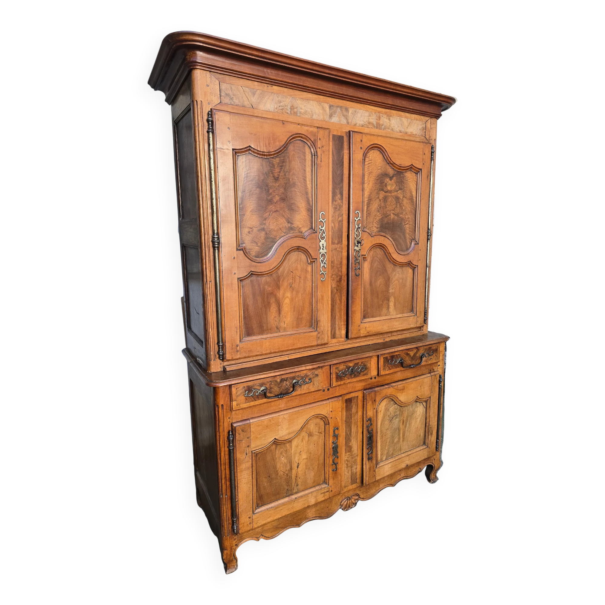 Louis XV two-body buffet in solid walnut – 18th century