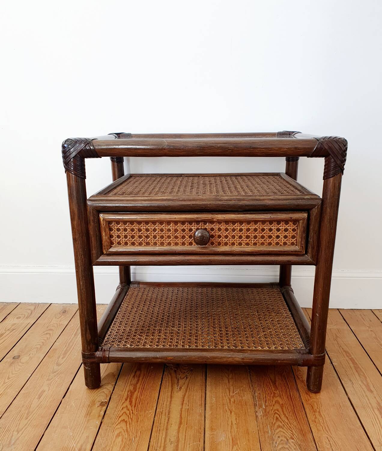 Table de chevet Roche Bobois en rotin