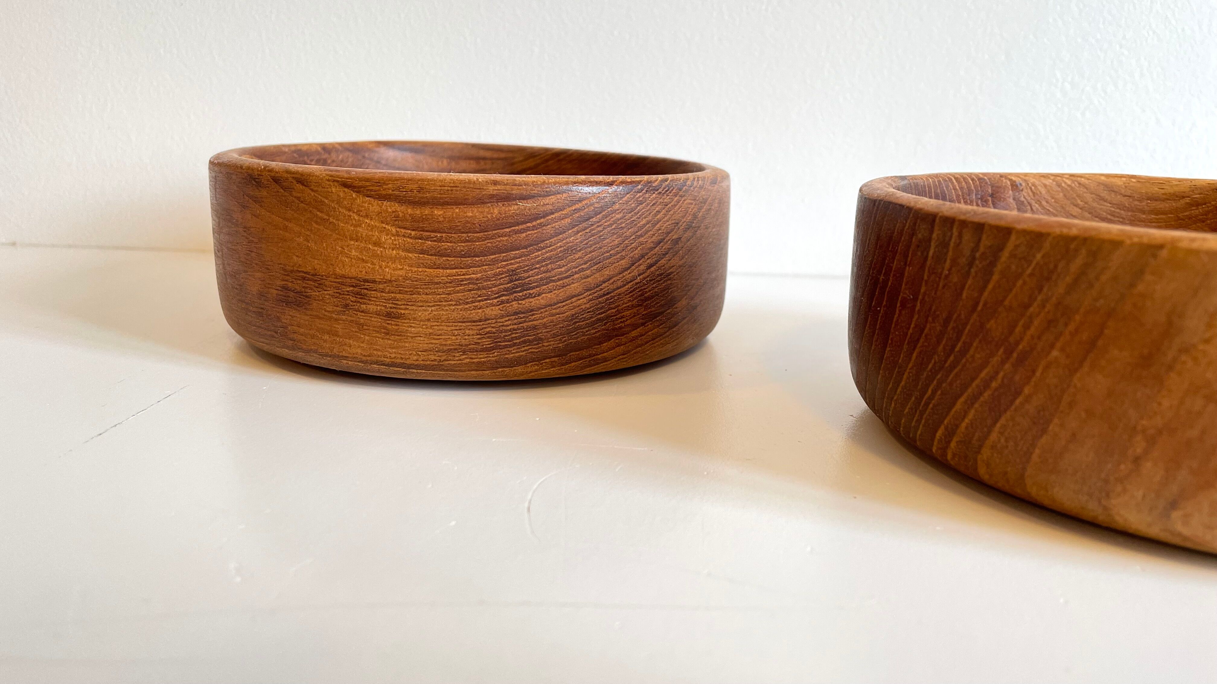 3 wooden bowls and 12 mini cutlery at apéro