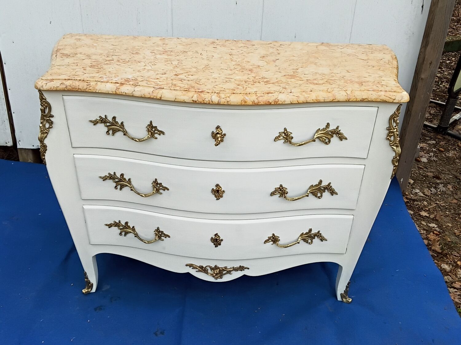 Chest of drawers style Louis XV cream