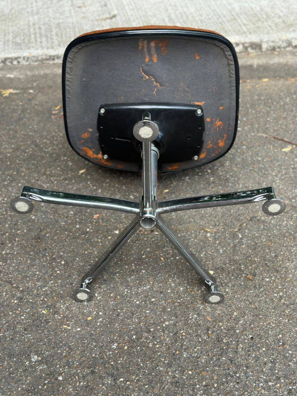 Vintage Strafor office chair from the 1970s.