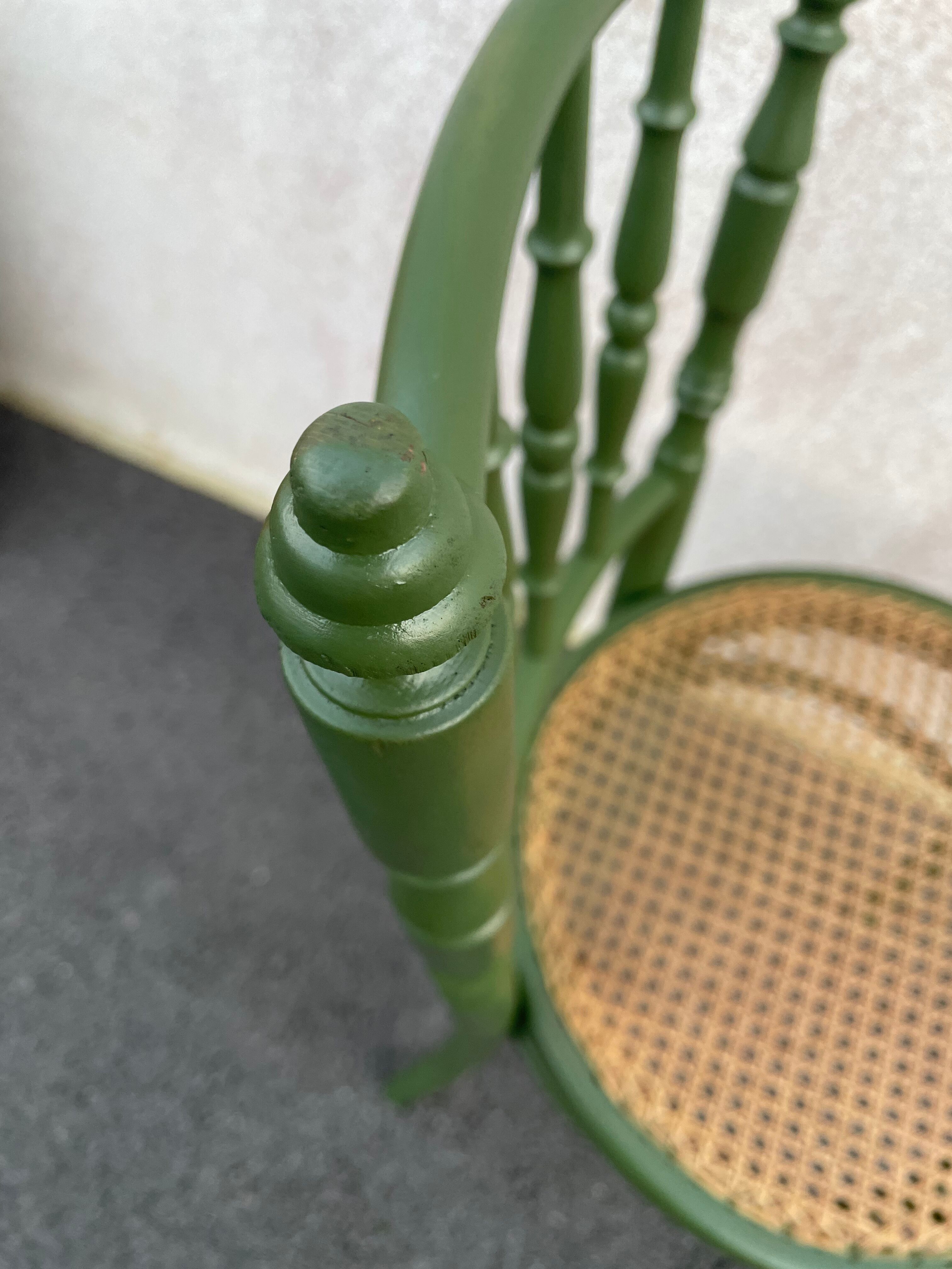 Mundus label canned chair