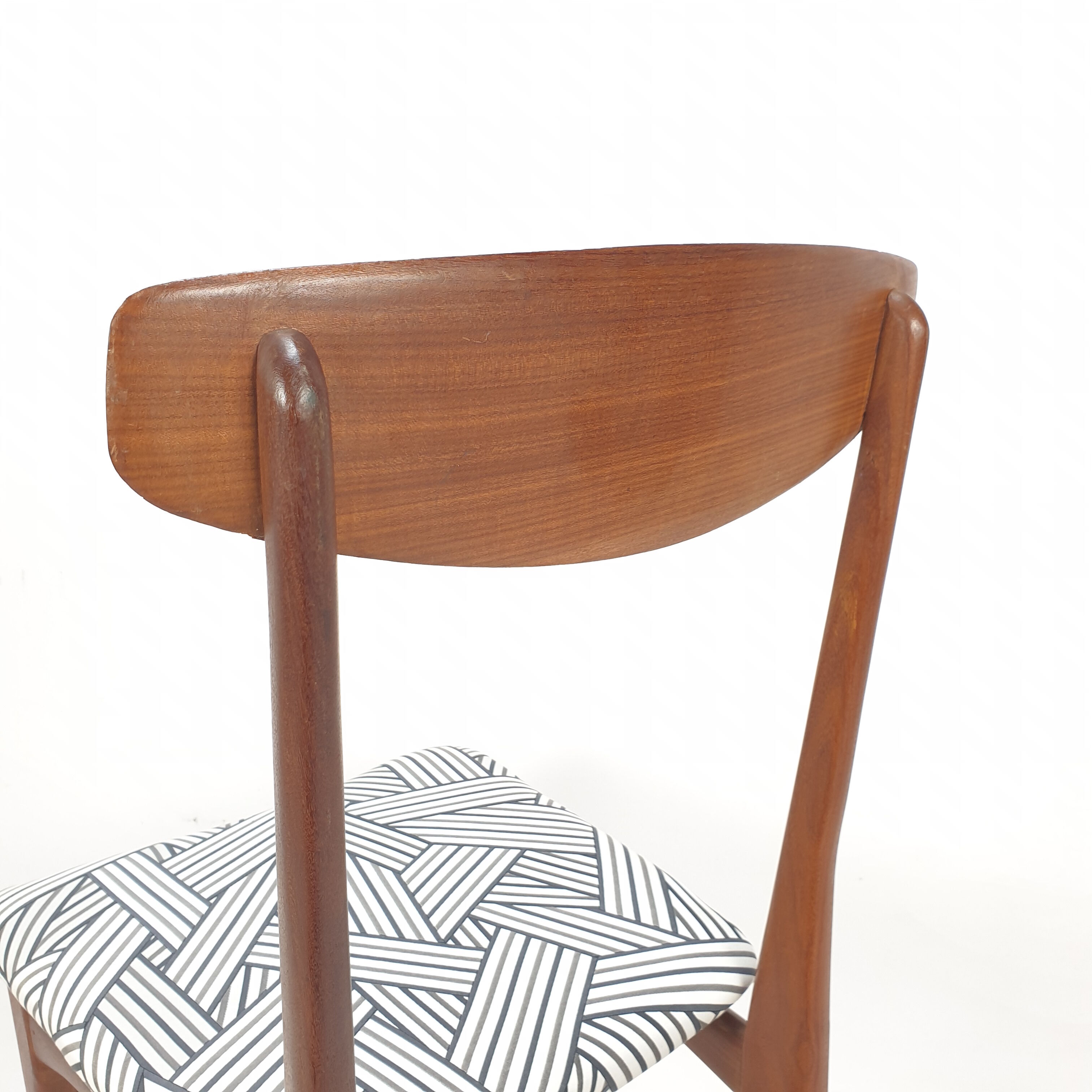 Set of 6 Mid Century Italian Teak Dining Chairs, 1950s