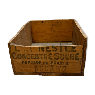 Ancienne caisse publicitaire Nestlé