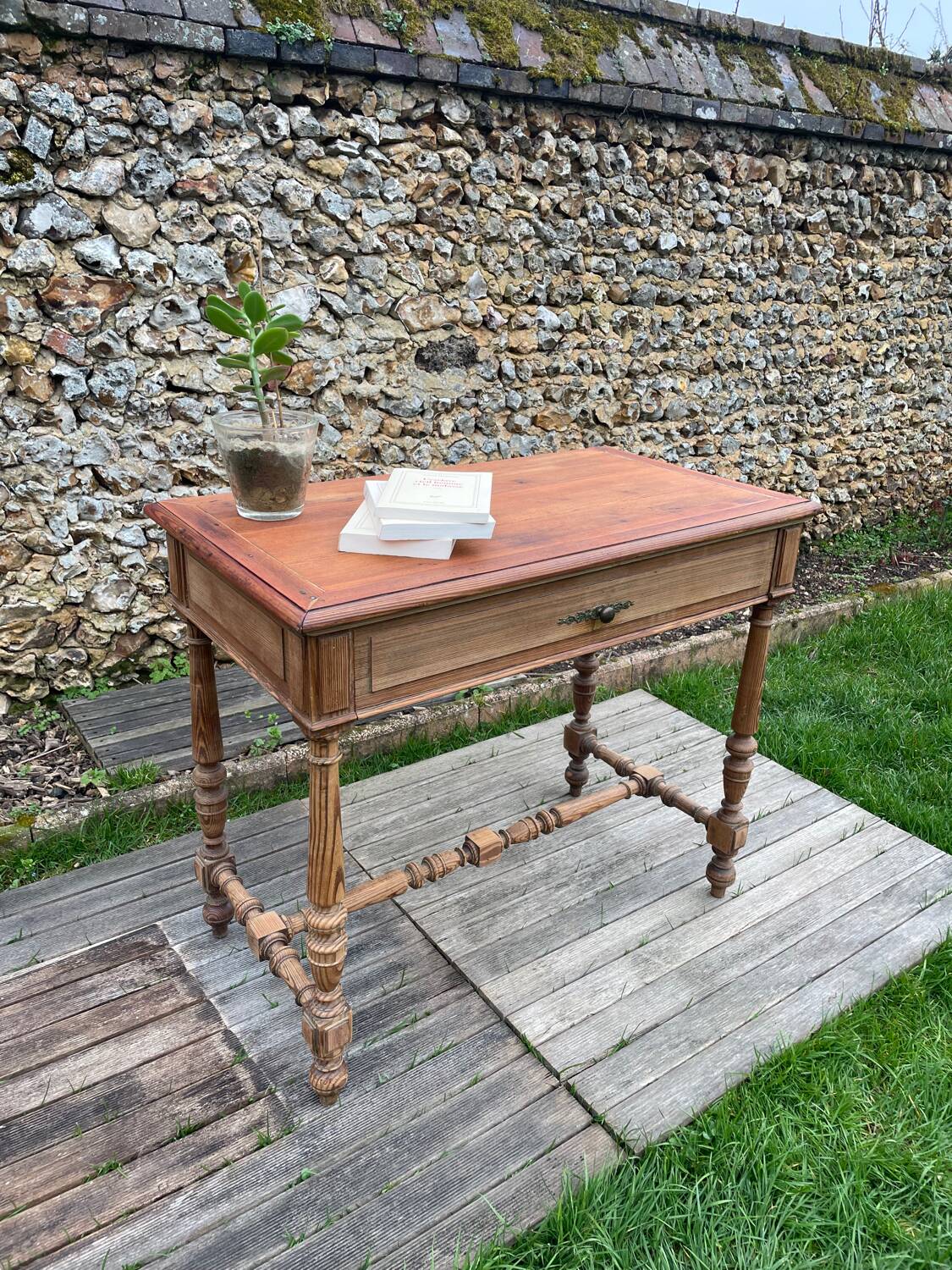 Small desk in pichepin 1900