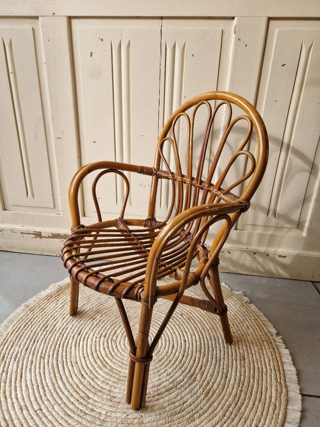 Ancien fauteuil en rotin enfant vintage