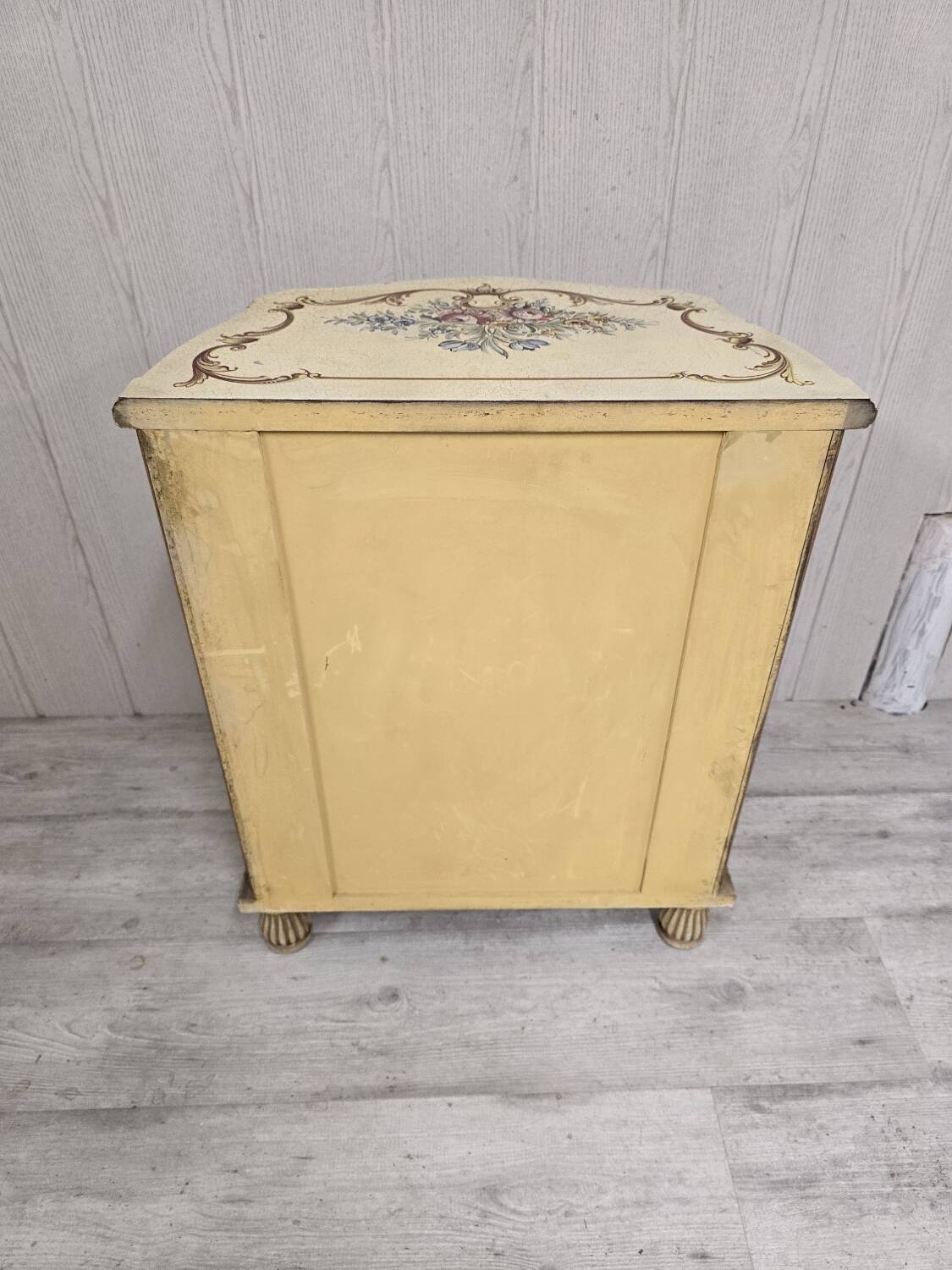 Petite chiffonnier vénitienne florale – Bois laqué & dorure –Vers 1950