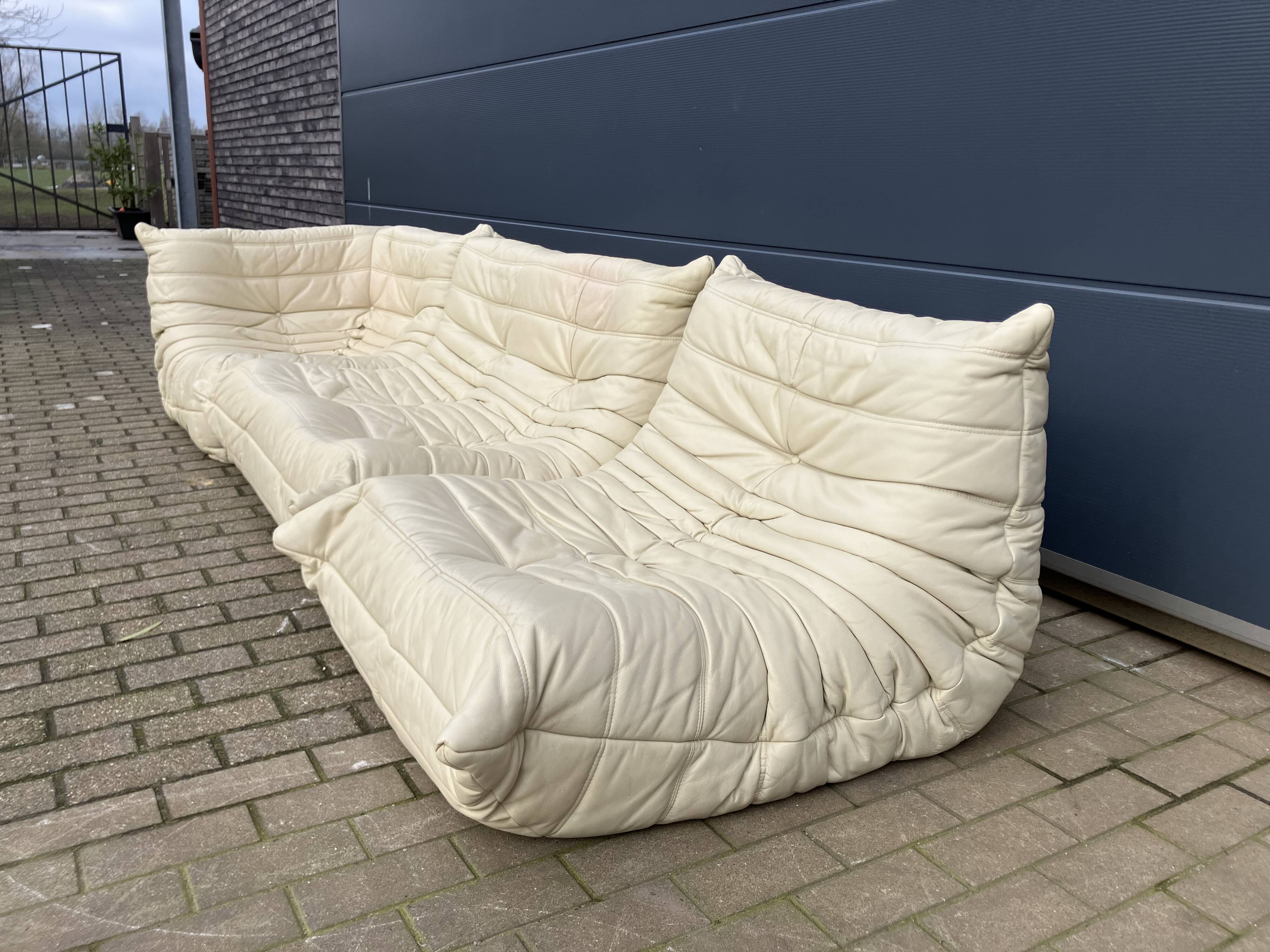 100% authentic Ligne Roset Togo 1.2z & hoek in Beige leather