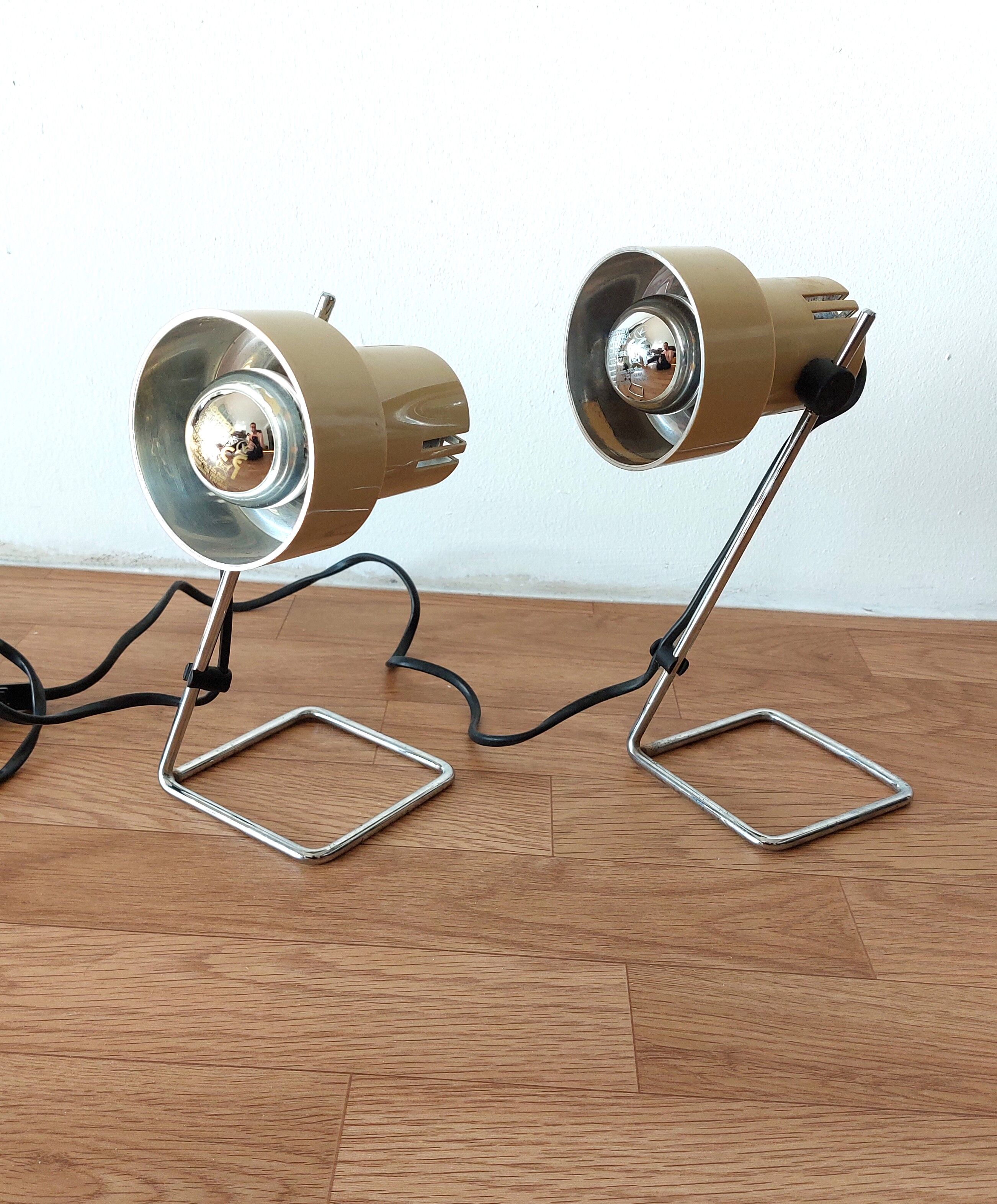 Paire de lampes de chevets orientables 1970.