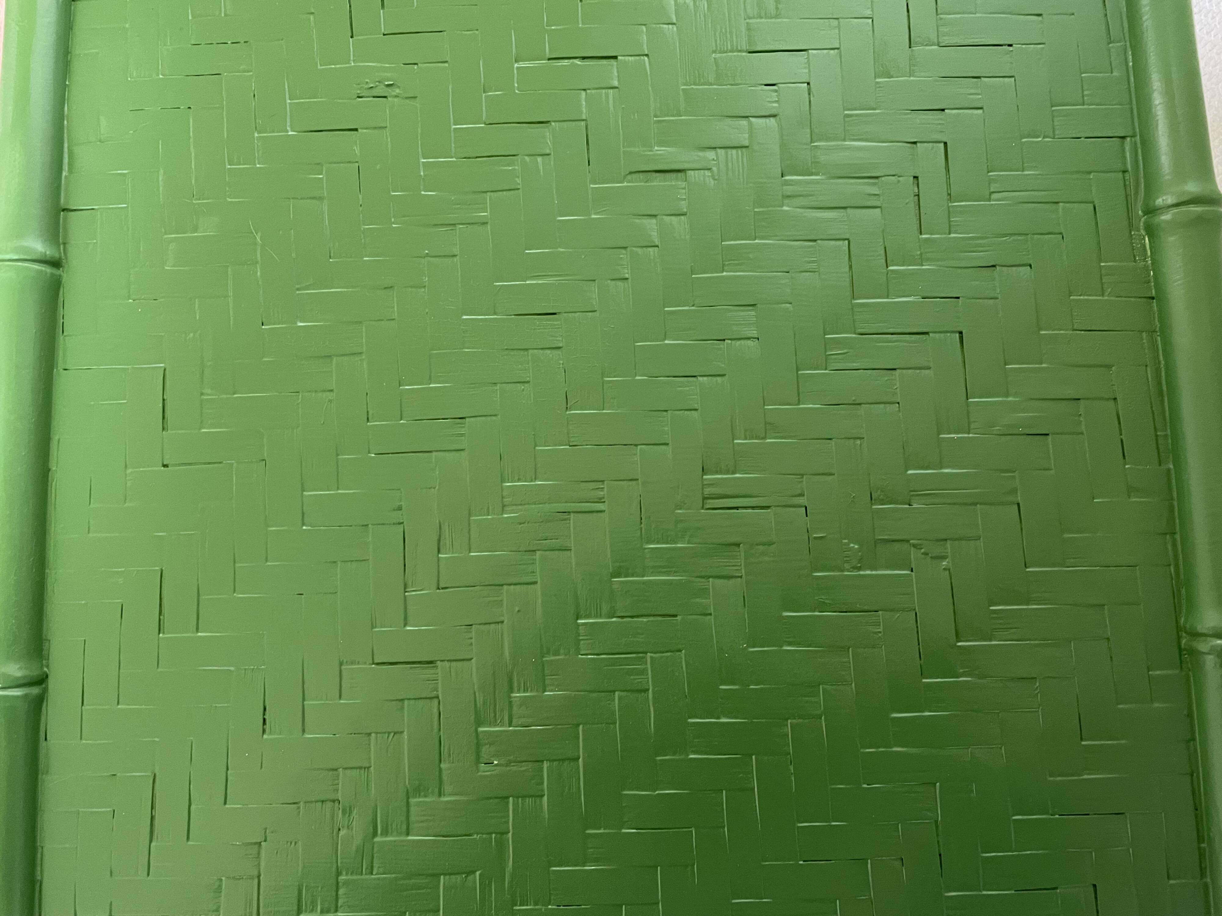 Table with 3 wood and bamboo trays