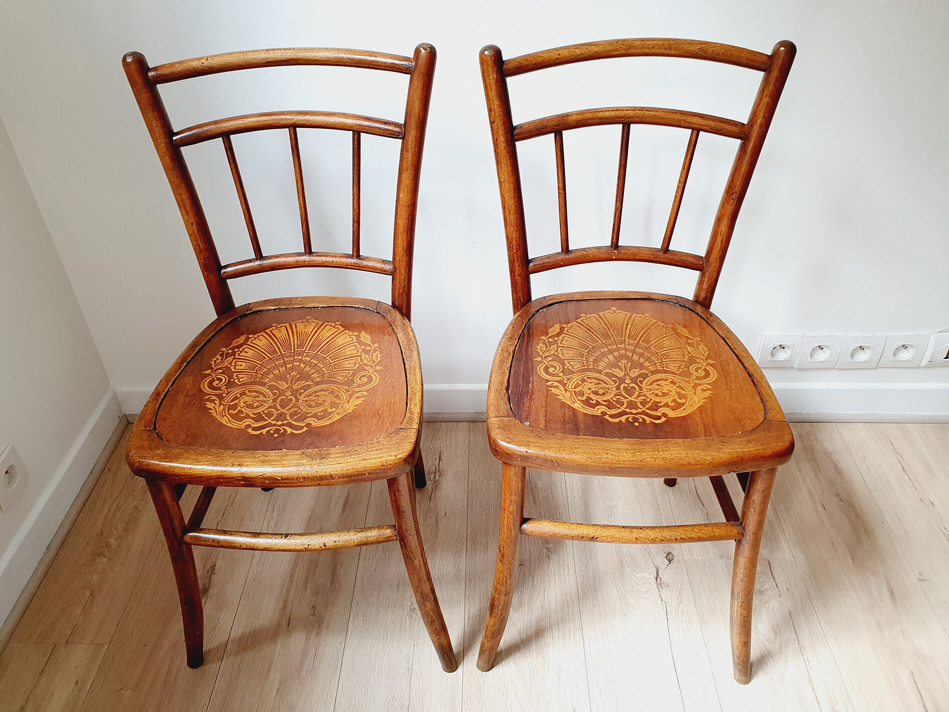 Paire de chaises bistrot art nouveau