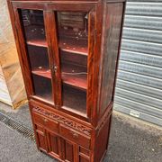 Joli cabinet vitrine indochinois deux corps. Milieu XXe siècle