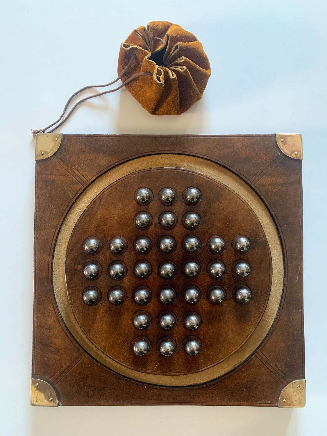 Handcrafted solitaire game