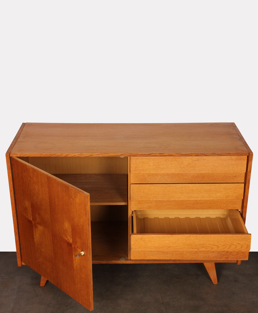 Buffet par Jiri Jiroutek pour Interier Praha modèle U-458, 1960