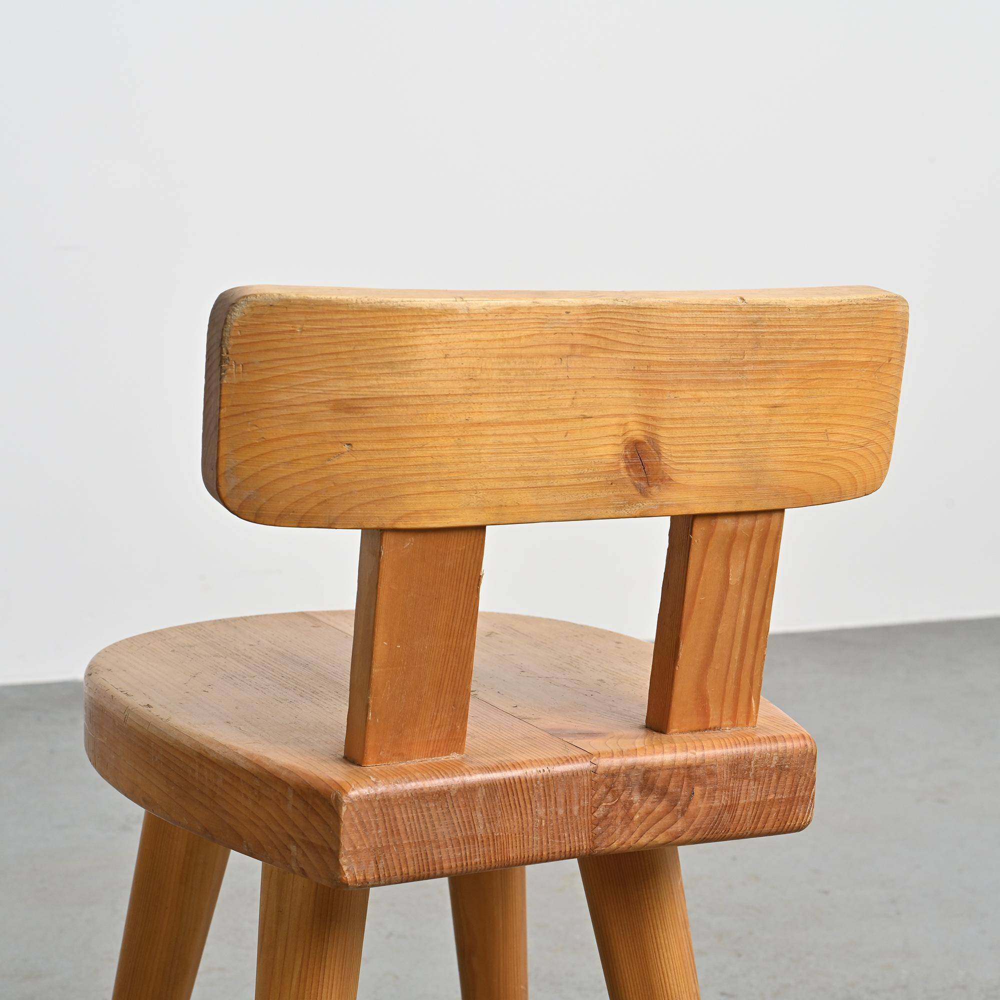Pair of pine chairs by Christian Durupt, Méribel 1960