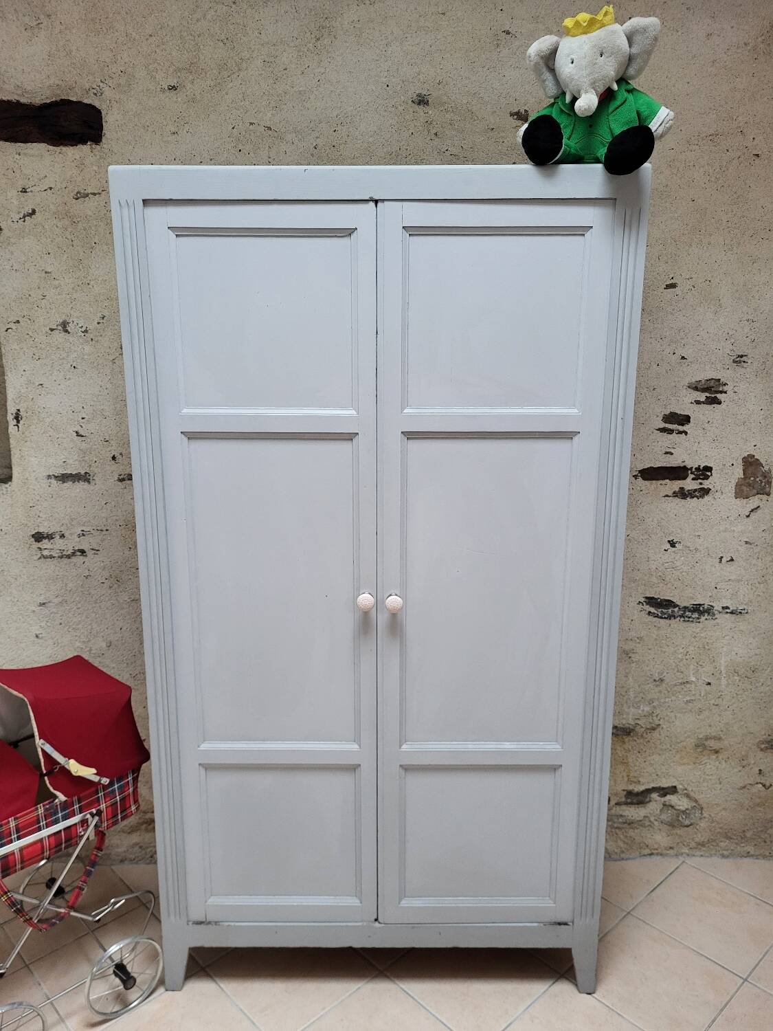 Armoire parisienne