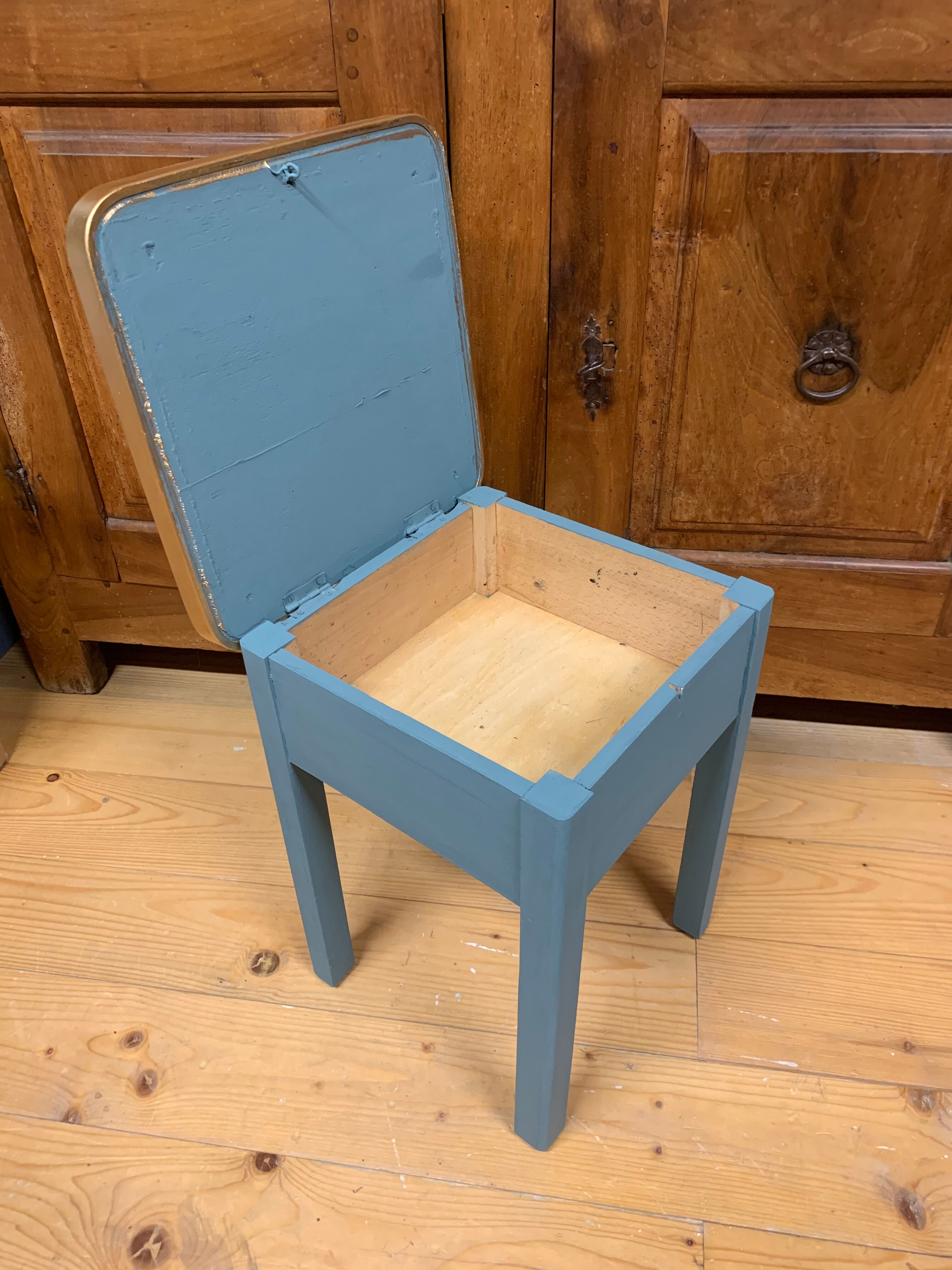 Vintage chest tabouret