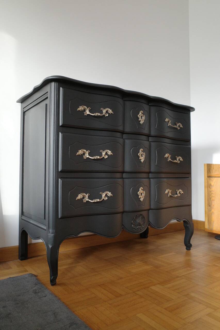 Vintage black chest of drawers