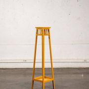 Porte plante en bois peint