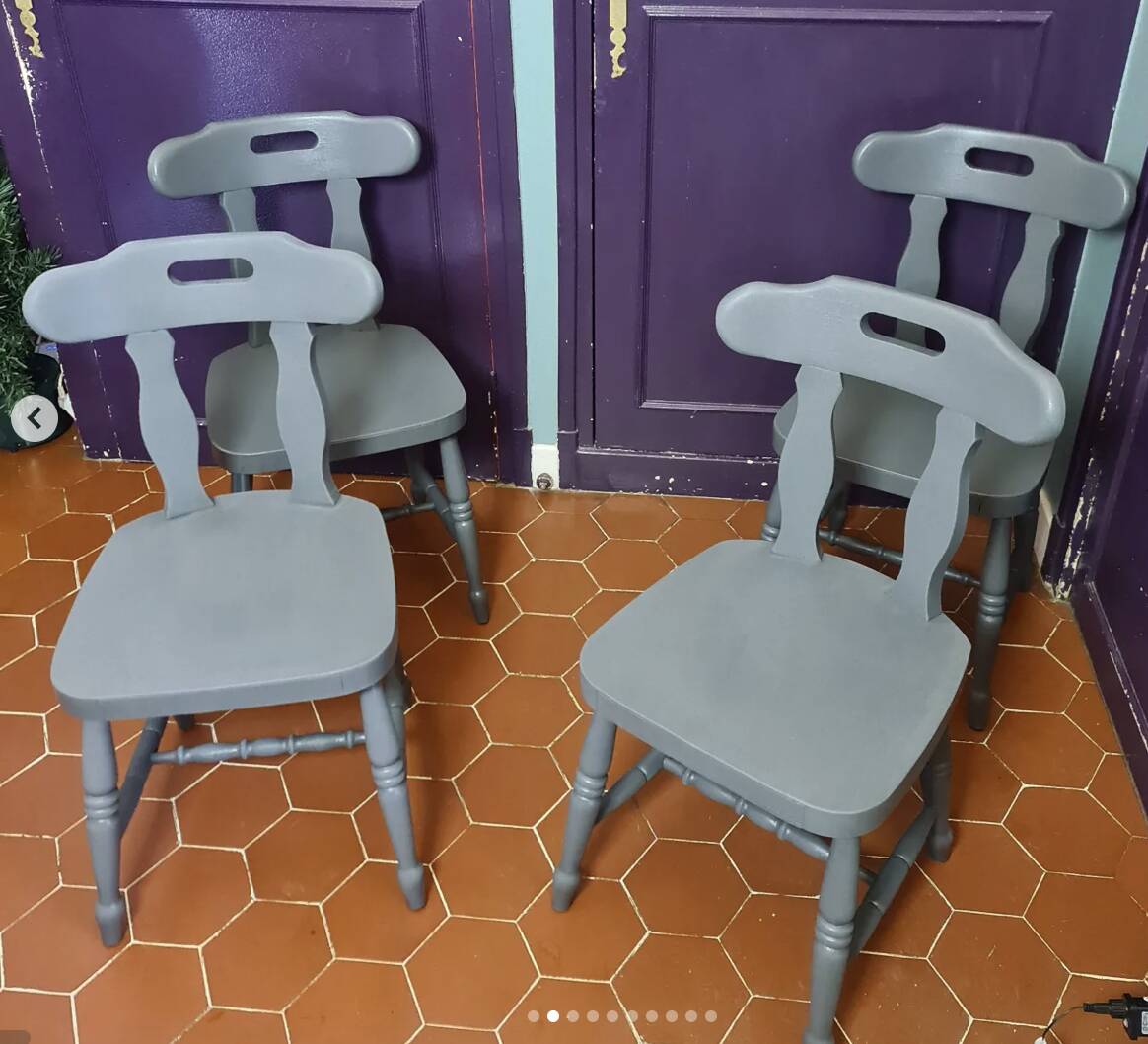 Série de 4 chaises bistrot anciennes en chêne GRISE