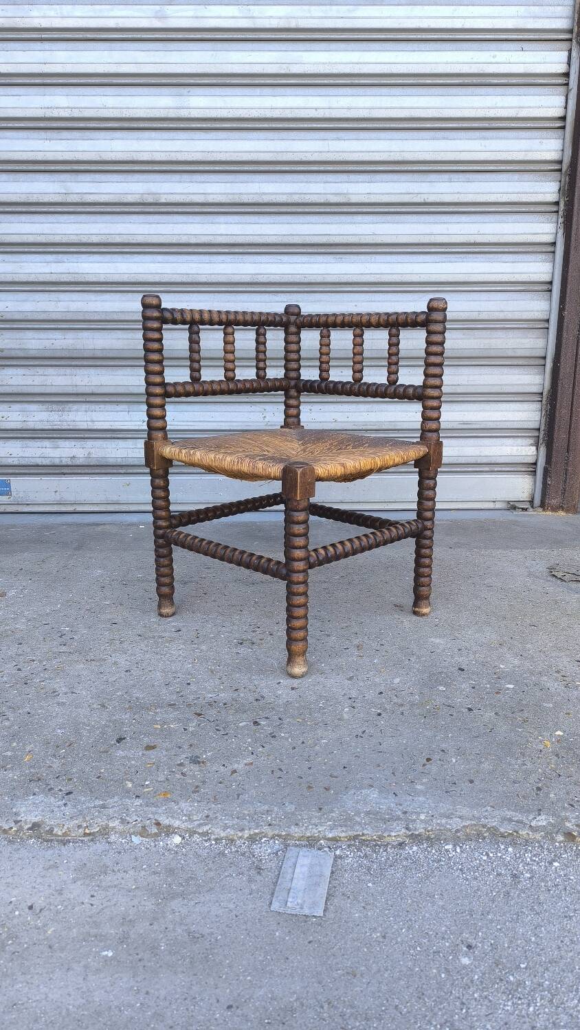 Fauteuil coin du feu en bois tourné début xx ème