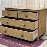 Victorian chest of drawers in nineteenth century fir